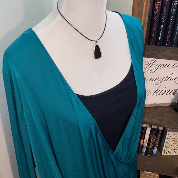 Long sleeve plunge blouse - Picture 2 of 7